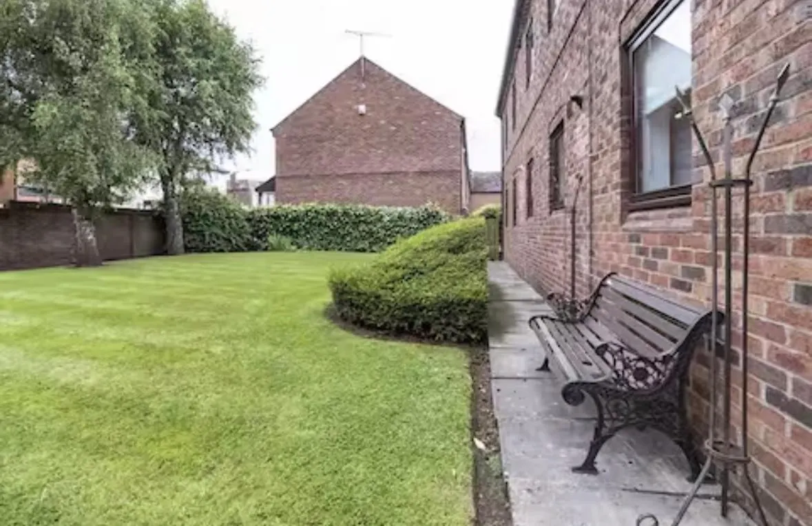Lunar Retreat City Centre & Free Parking York